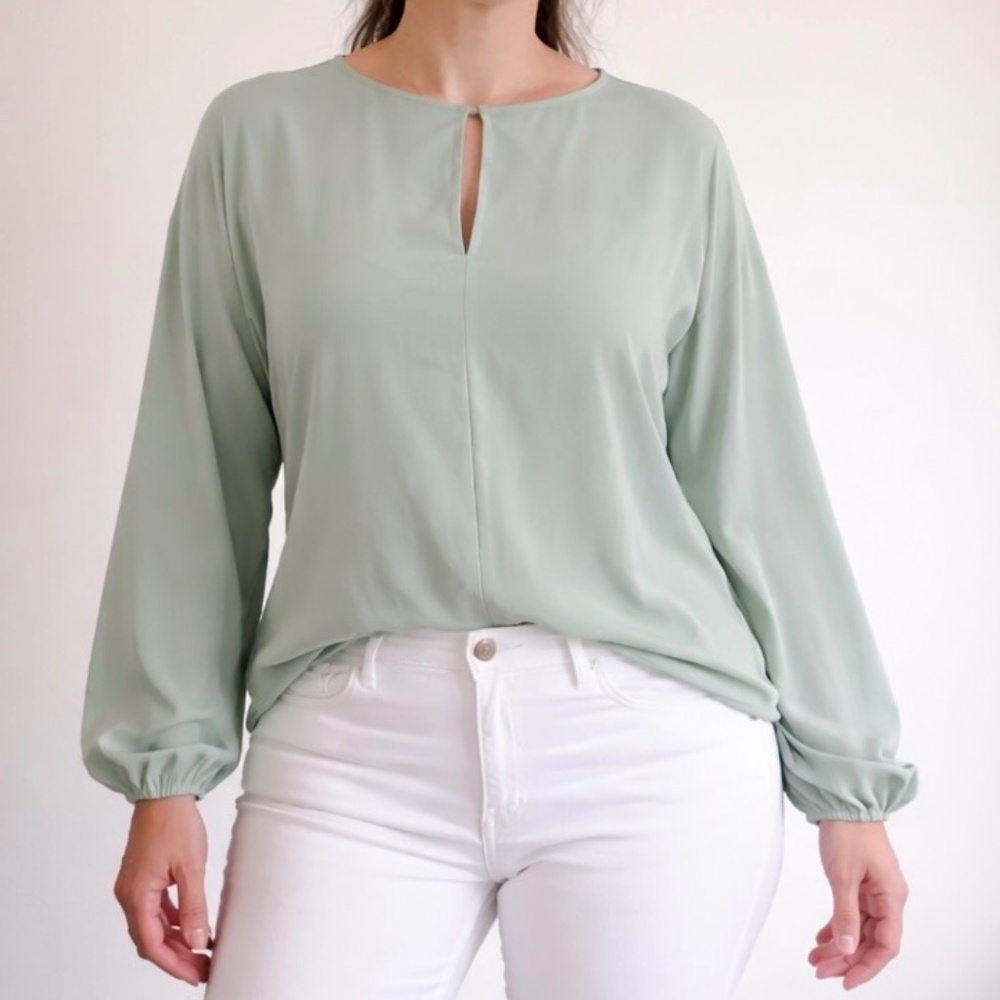 United Colors of Benetton Mint Green Blouse Women’s Size Medium